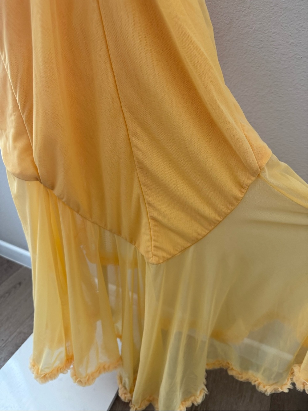 House Of CB Gabbi Ruffle Dress - Picture 7 of 9